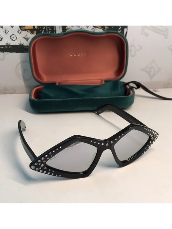 New Authentic Gucci Black Rhinestone Sunglasses. GG0496s 004